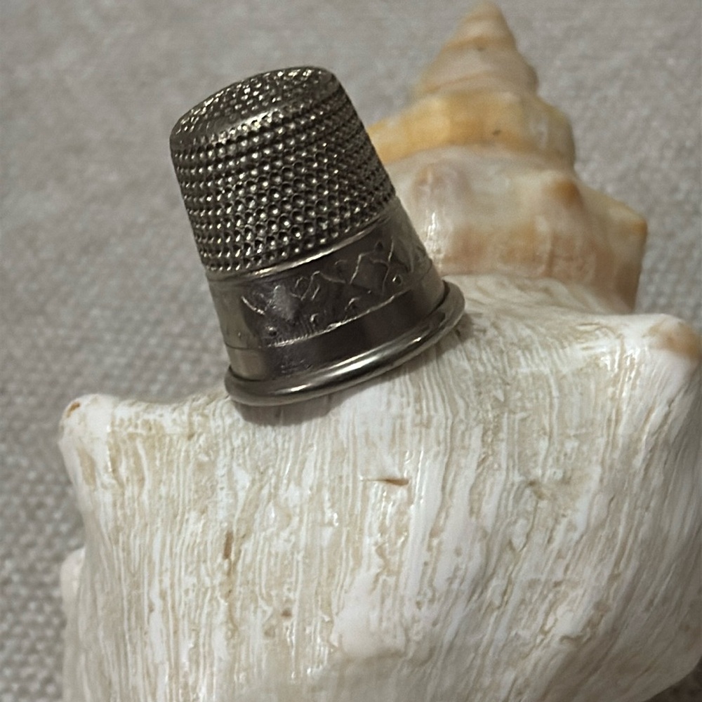 Vintage Silver Thimble-Stamped England-Lightly Used Condition as Pictured - Picture 10 of 15